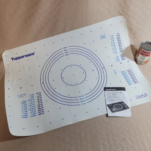 Tupperware Vintage Pastry Rolling Mat - Picture 1 of 8